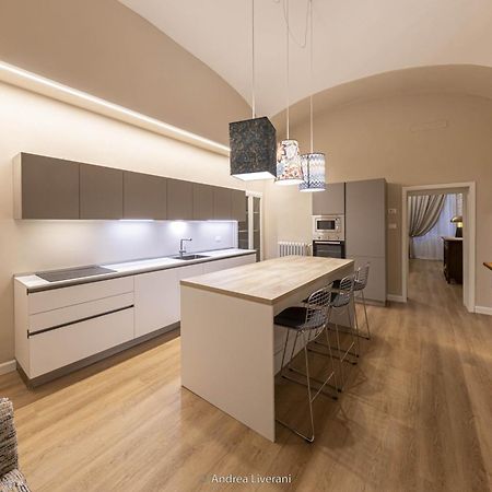 Sibilla Suite Apartment - Via Oberdan 13 Bolonya Dış mekan fotoğraf