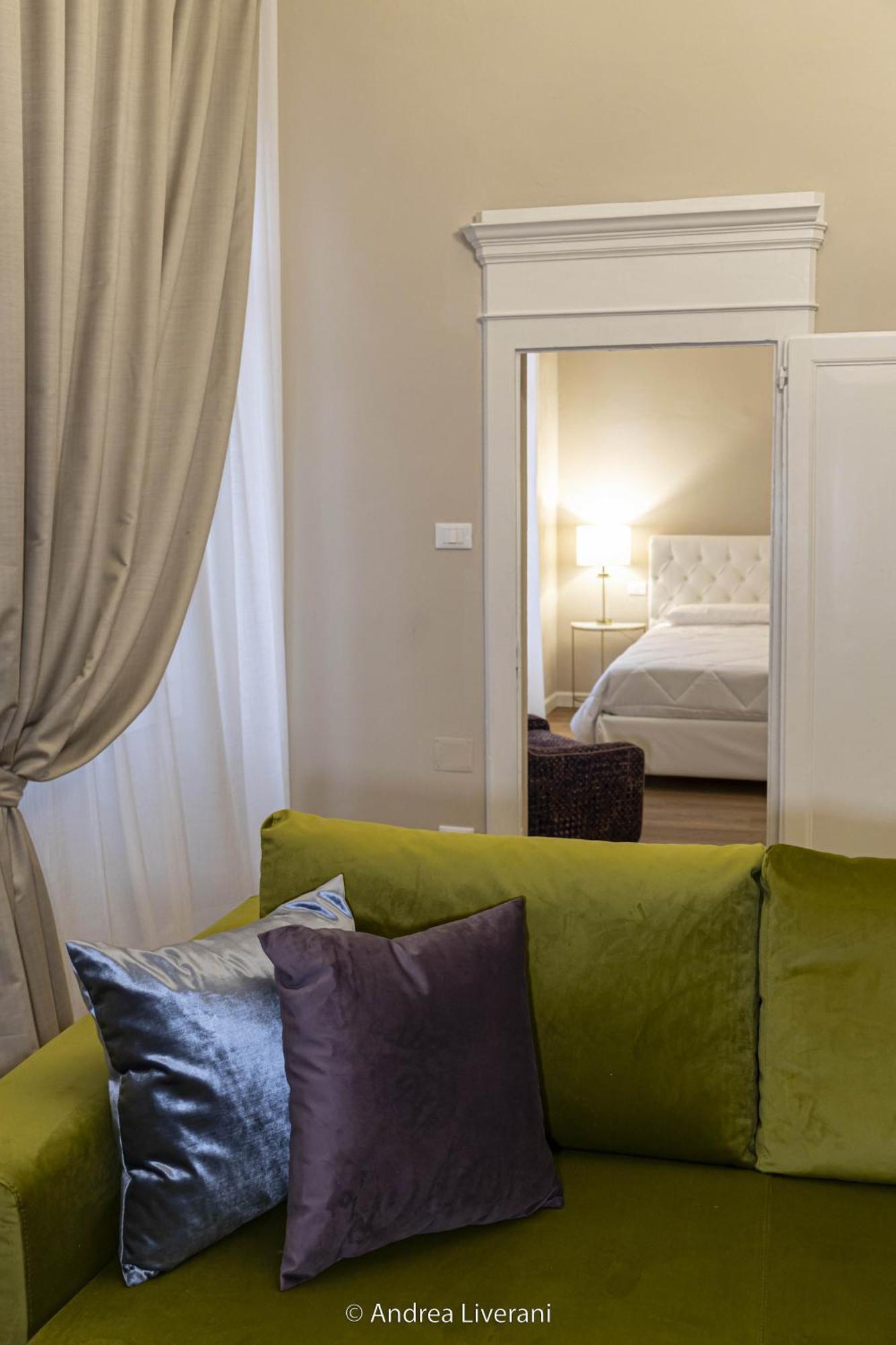 Sibilla Suite Apartment - Via Oberdan 13 Bolonya Dış mekan fotoğraf