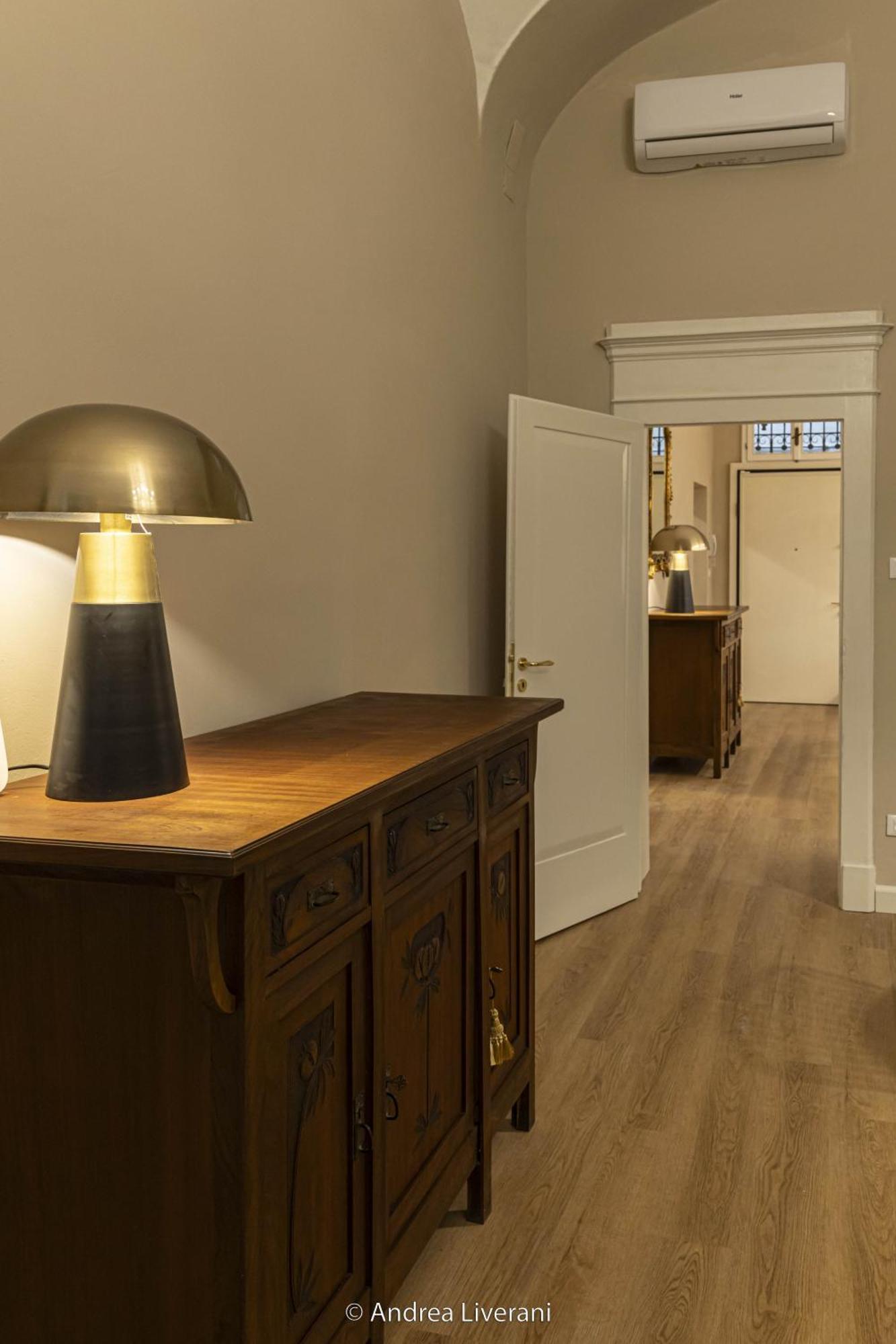Sibilla Suite Apartment - Via Oberdan 13 Bolonya Dış mekan fotoğraf